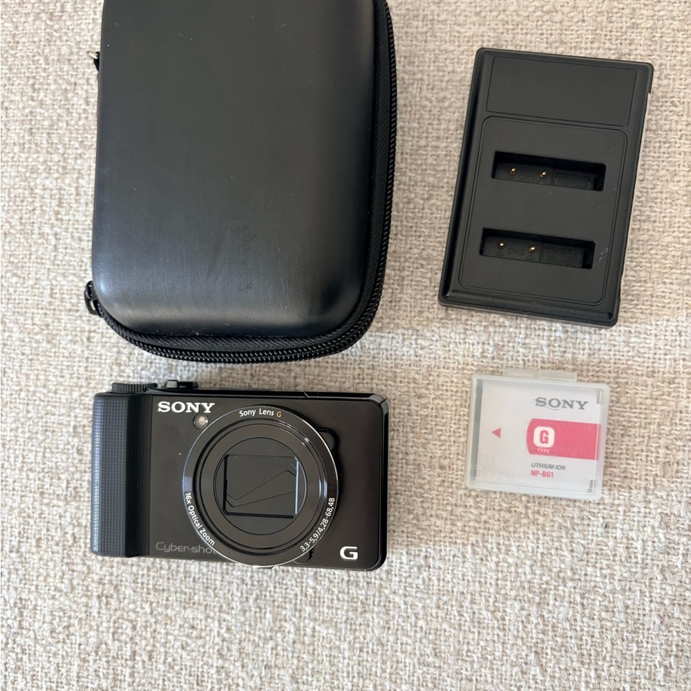 **SOLD** Sony Cyber-Shot DSC-HX9V, mint, 16mp, 16x, case, 8GB SD